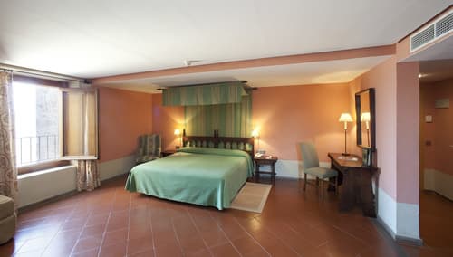 Parador de Cardona, Room