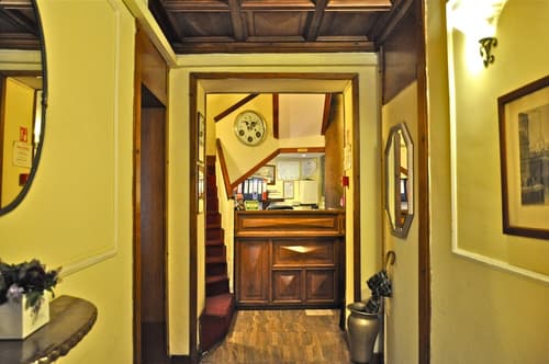 Hotel Vecchia Milano, Reception