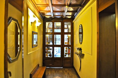 Hotel Vecchia Milano, Interior entrance
