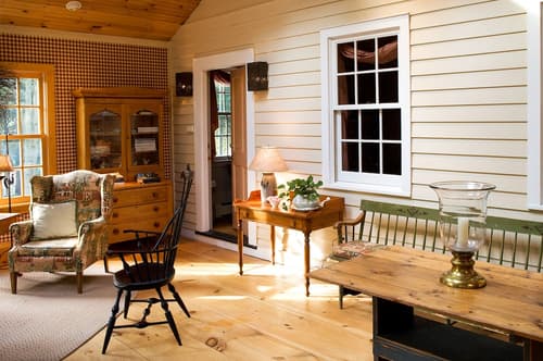 The Stockbridge Country Inn Closest B&B to Norman Rockwell Museum and Chesterwood, Lobby sitting area