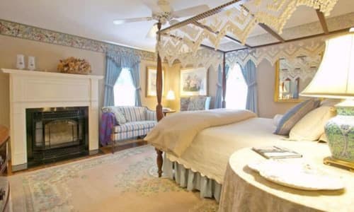 The Stockbridge Country Inn Closest B&B to Norman Rockwell Museum and Chesterwood, Room