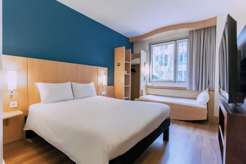 ibis Barcelona Glories 22