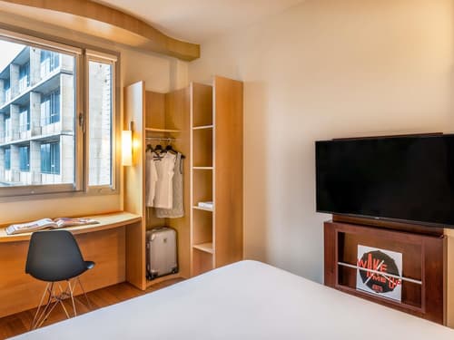 ibis Barcelona Glories 22