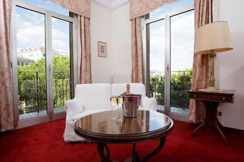 Grand Hotel Londra, Room