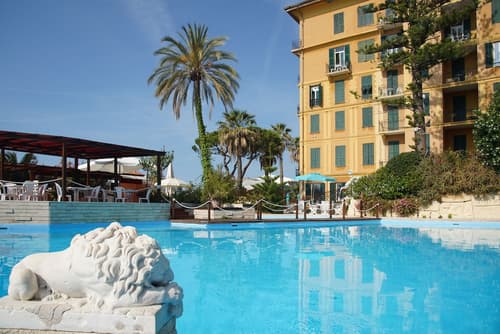 Grand Hotel Londra, Pool