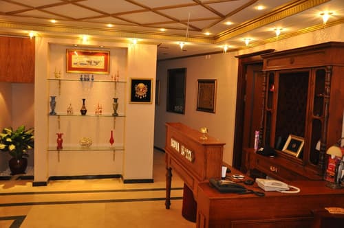 Aruna Hotel, Interior entrance