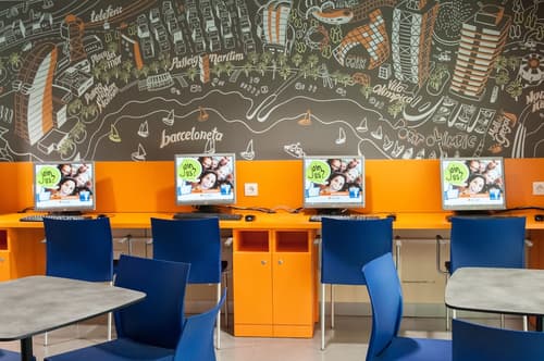 Barcelona Pere Tarrés Hostel, Interior entrance