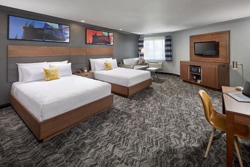 Studio Inn and Suites at Promenade Downey, Room
