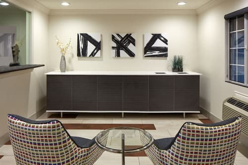 Studio Inn and Suites at Promenade Downey, Lobby