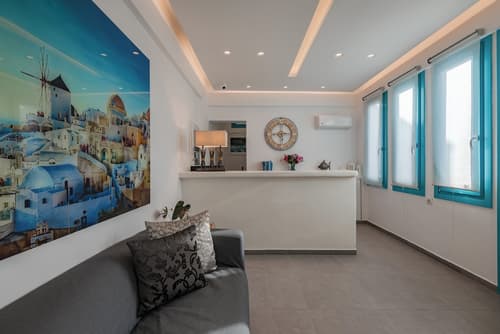 Hotel Nikolas, Reception