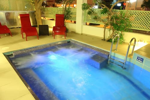 Olympic Palladium, Outdoor pool