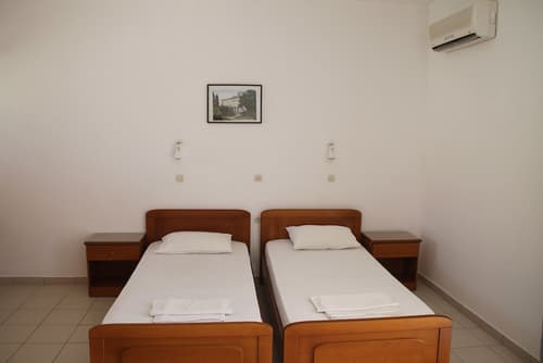 Complex Lemon Grove, Room