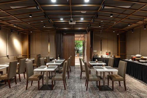 Kin Hotel Thai Van Lung, Restaurant