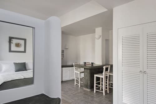 Alizea Villas & Suites