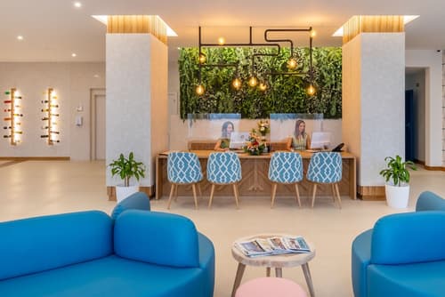 Aqua Natura Bay, Reception