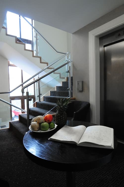 Coach House Hotel, Lobby lounge