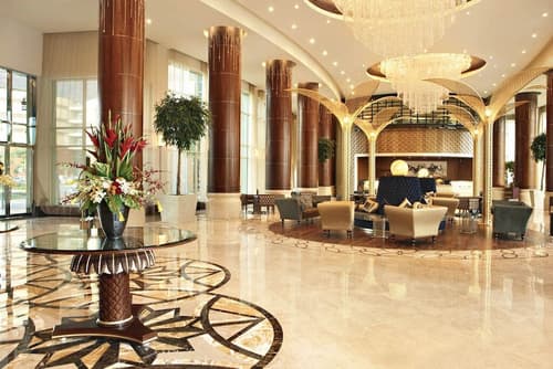 Khalidiya Palace Rayhaan by Rotana, Lobby