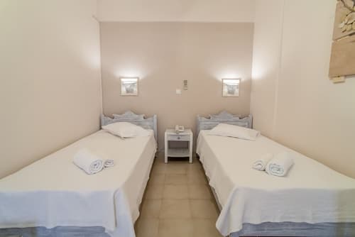 Hotel Amaryllis, Room