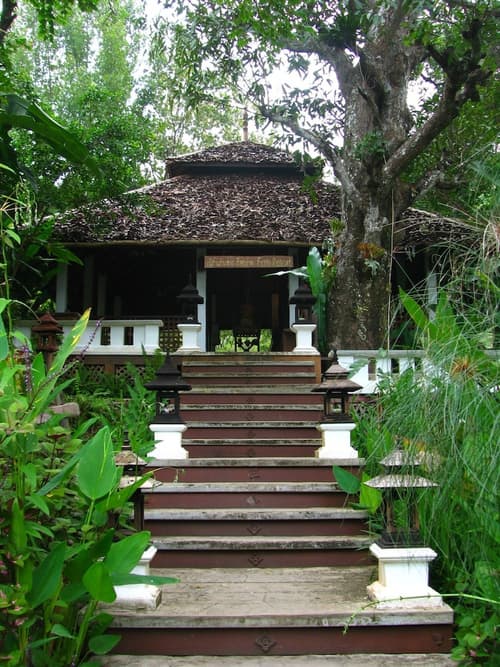 Fern Resort, Interior entrance