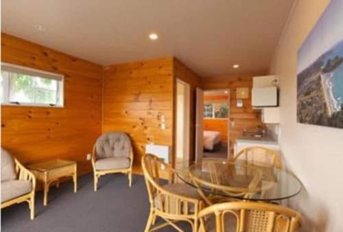 Pauanui Pines Motor Lodge, Room