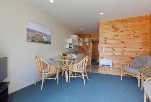 Pauanui Pines Motor Lodge, Room