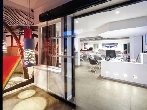 Hôtel Gustave Colmar, Reception