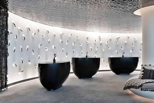 W Abu Dhabi - Yas Island, Reception