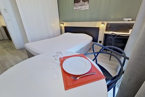 City Résidence Tours, Room