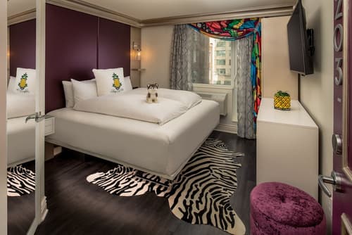 Staypineapple, An Artful Hotel, Midtown, 