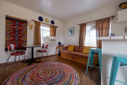 Antelope Lodge, Living area