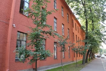 Petrovskiy Art Loft, Front of property