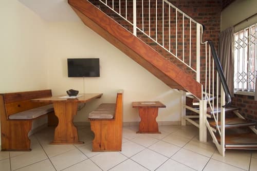 Flamingo Lodge