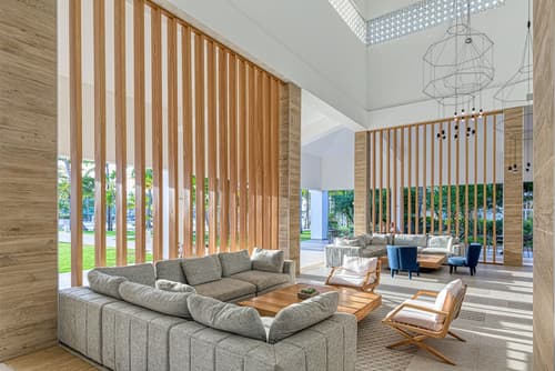 Senator Puerto Plata, Reception