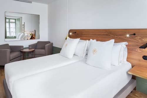 One Shot Aliados Goldsmith, Room