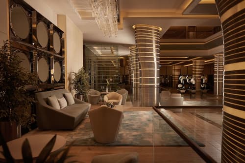 Royal M Hotel Abu Dhabi by Gewan, Lobby sitting area