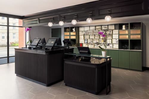 Arcadian Hotel, Reception