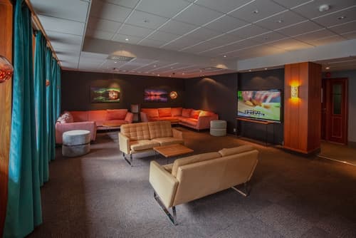 F2 Hotel Harstad, Reception