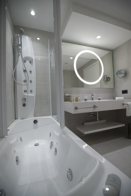 Doubletree by Hilton Pointe-Noire, Room