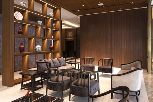 Ramada Plaza by Wyndham Chao Fah, Lobby sitting area