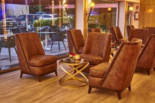 Mabrouk Hotel And Suites, Lobby sitting area