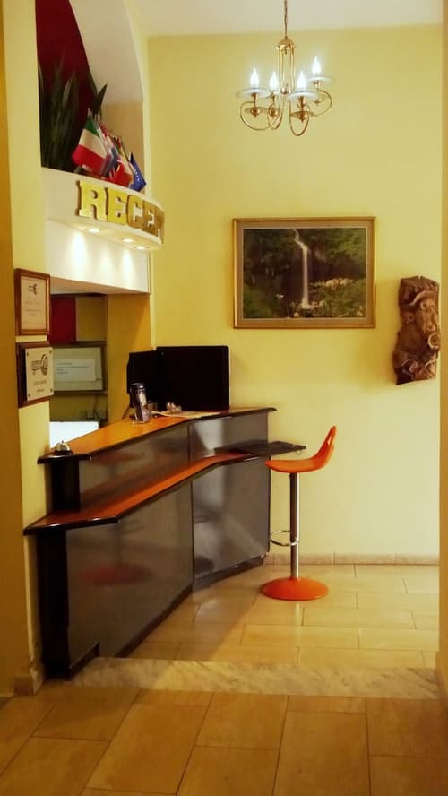 Hotel Kruja, Reception