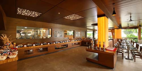 Uday Backwater Resort, Dining