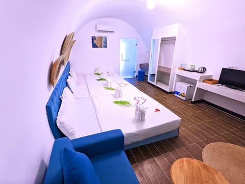 Tube Resort by EHM