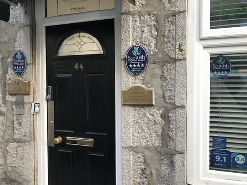 Chapel Apartments, Front of property