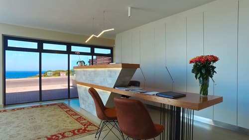 7 on Marine, Reception