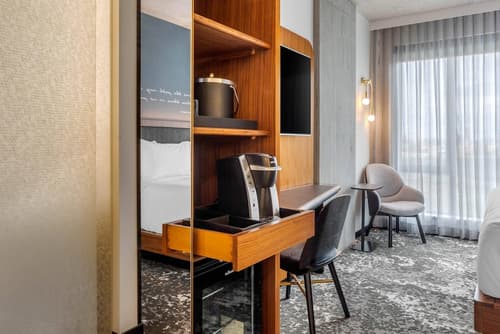 Cambria Hotel Boston Downtown - Seaport