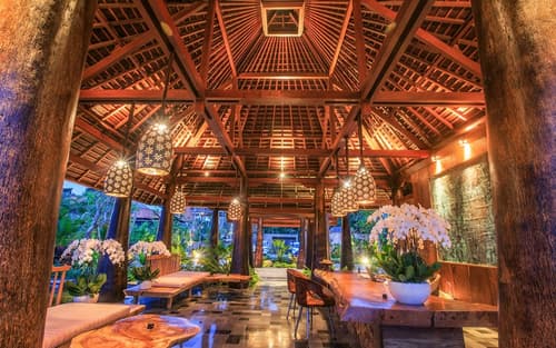 Tejaprana Bisma, Interior entrance