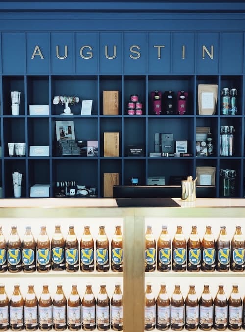 Augustin Hotel, Reception