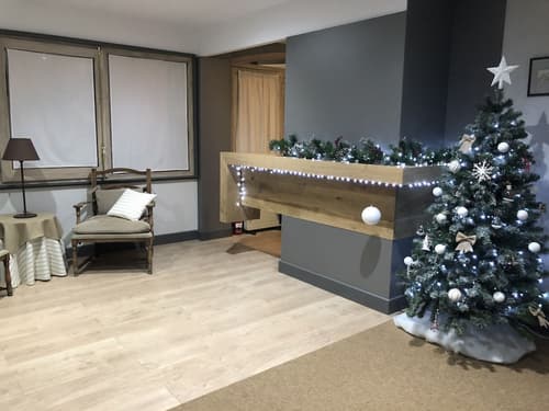 Hotel Ribaeta, Check-in/check-out kiosk