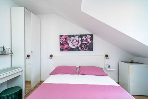 Apartment & Rooms Papa